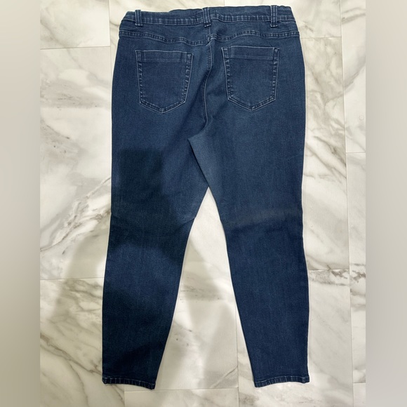 Forever 21 jeans - Picture 2 of 3